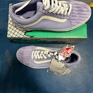 brand new, tags on, never worn Anderson Paak lilac colored sneakers.